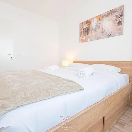 Disneyland-paris - 8 Personnes, Wifi, Parking Apartment